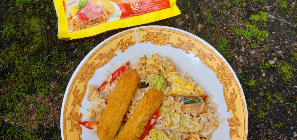 Nasi Goreng Nugget Sawi Telur