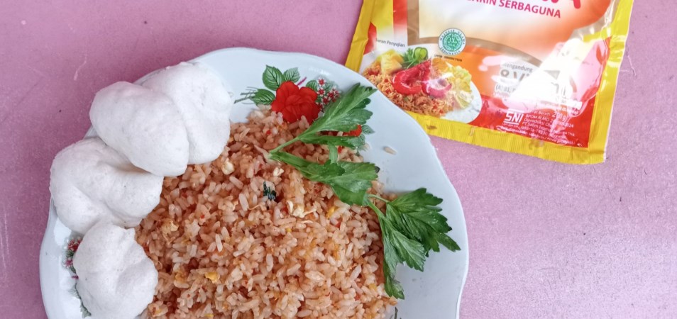 Nasgor Telur Orak Arik Saus Lada Hitam