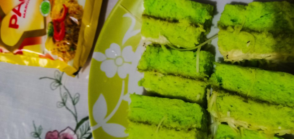 Cake Pandan Lapis Creamy Keju