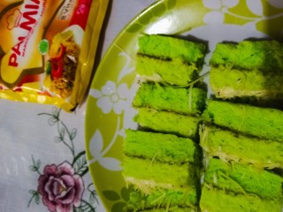 Cake Pandan Lapis Creamy Keju